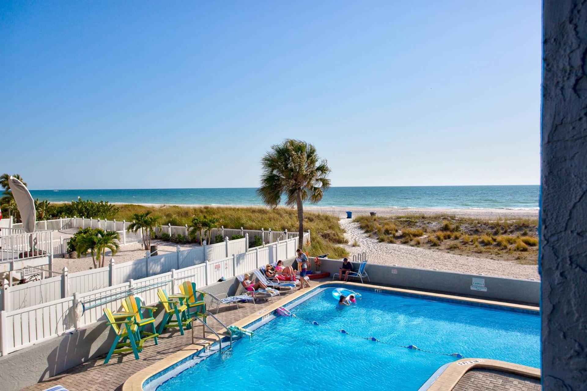 513 - Island Inn St. Pete Beach Exterior photo