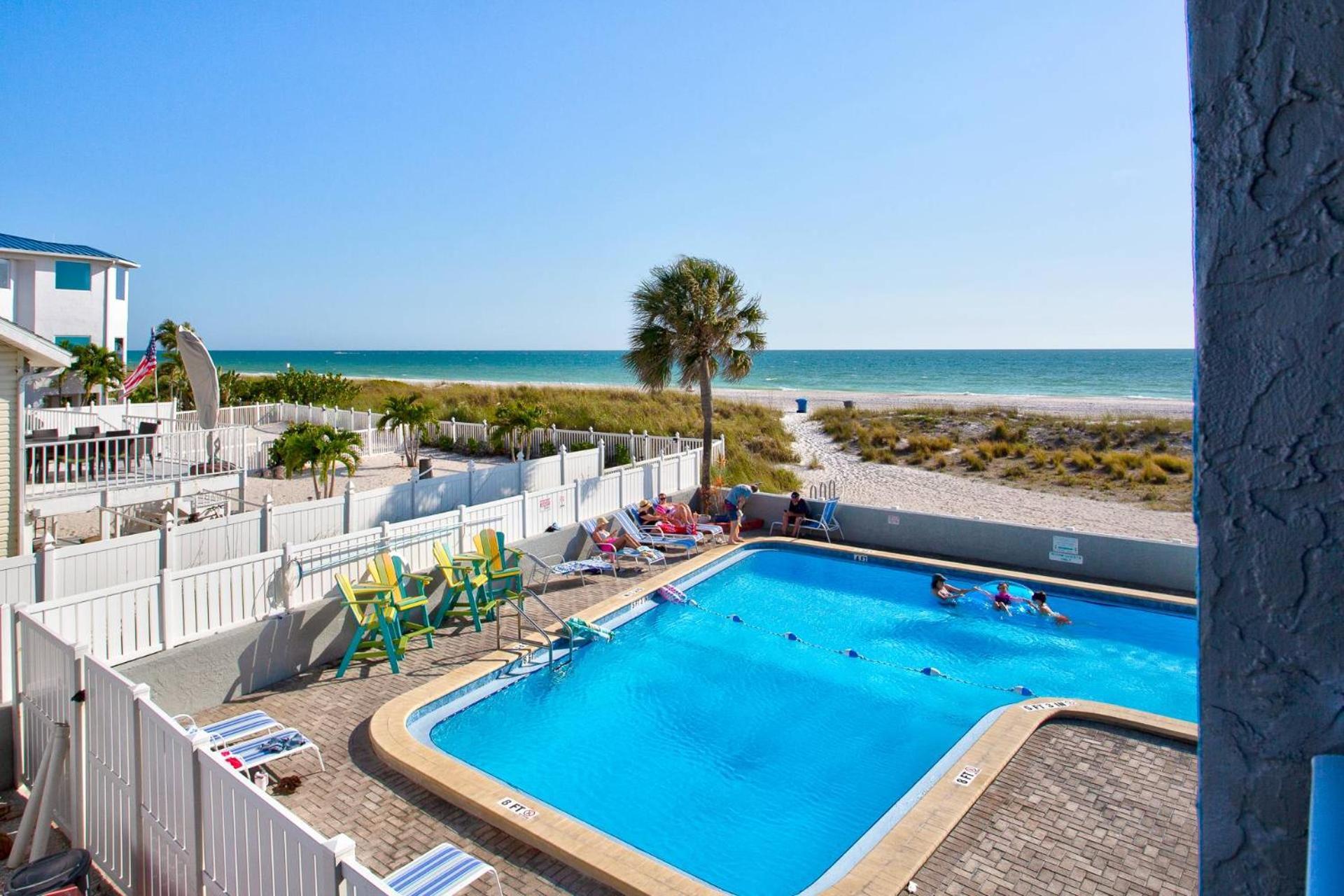 513 - Island Inn St. Pete Beach Exterior photo